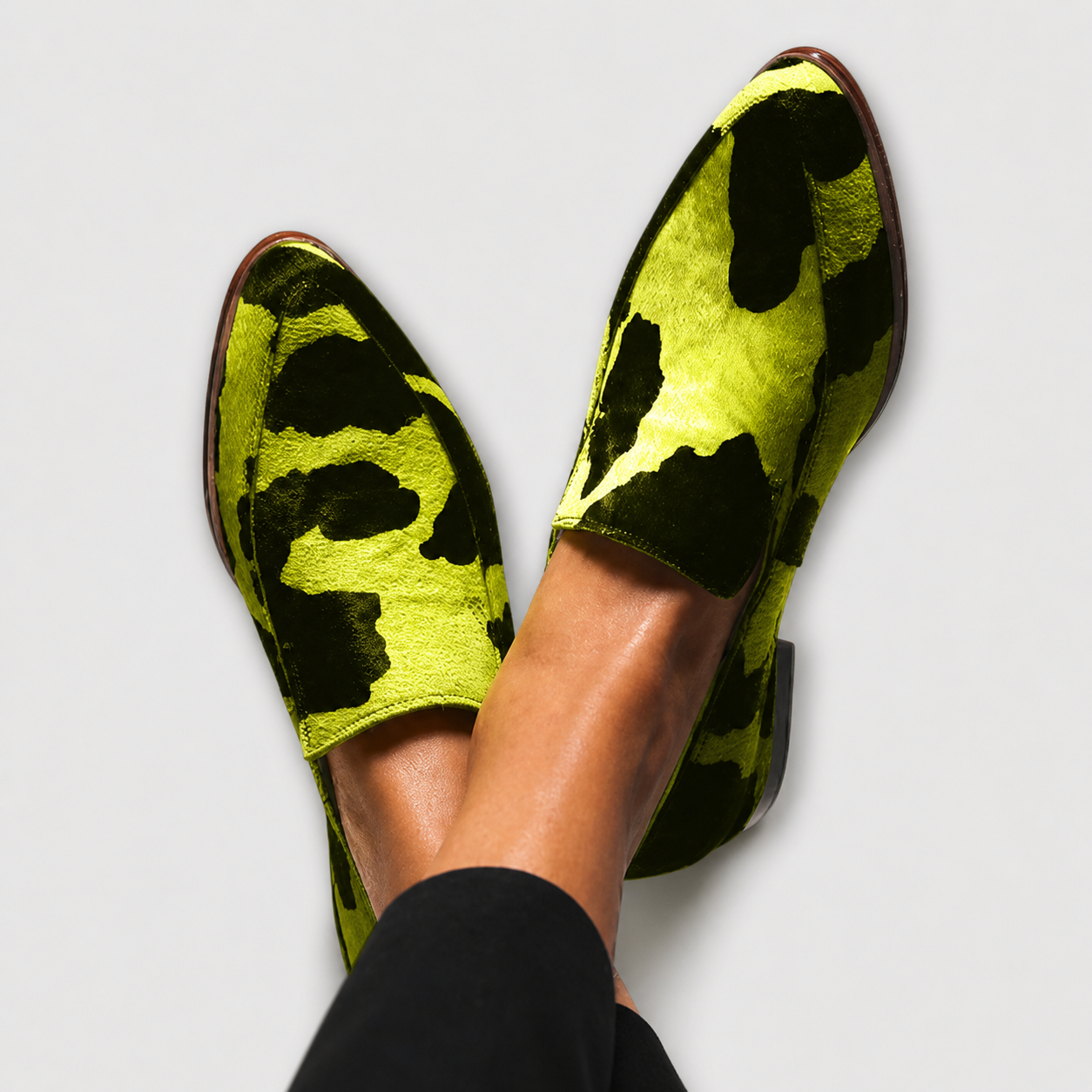 Casimira™ | Mocasín Print Vaca with tassels