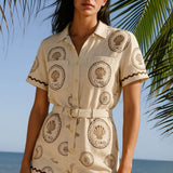Seashell Mono Camiseta with Detail of Concha and Buttons