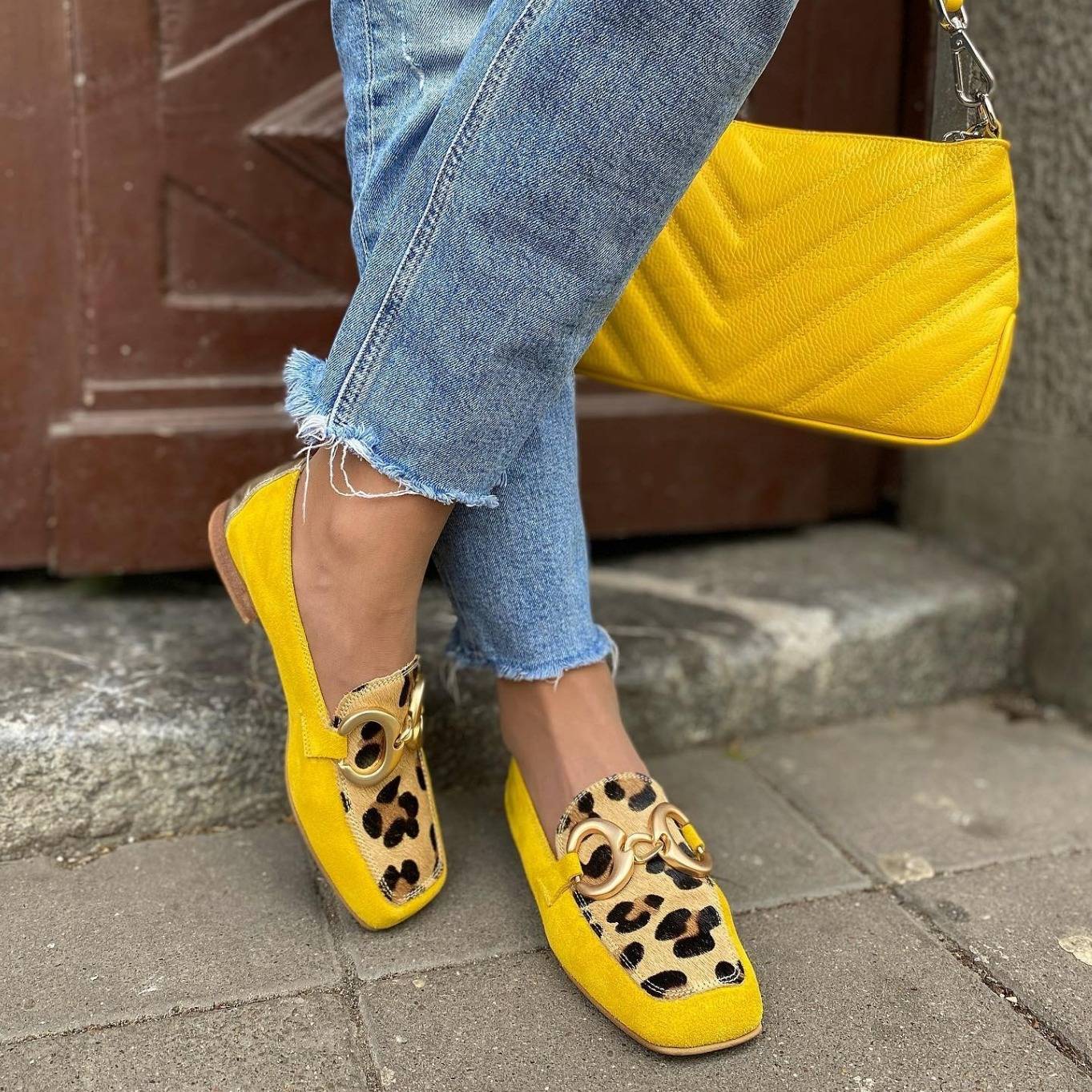 Sonia Sneakers Printed Animal and Buckle Decorativa