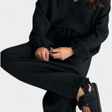 Aya Two-Piece Set of Cotton with V-neckline