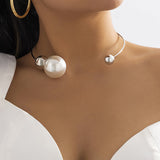 Collares of Perlas of Metal