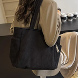 Tilda – Bolsa of hombro acanalada with detail of cordón