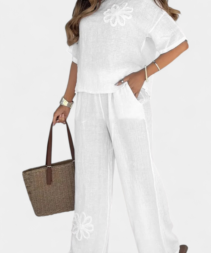 Natalia Relaxed Set of Linen Embroidery with Silhouette Holgada