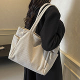 Tilda – Bolsa of hombro acanalada with detail of cordón