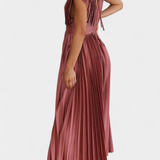 Mireia Dress of Pleats with Neckline Drapeado and High-Waisted