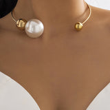 Collares of Perlas of Metal