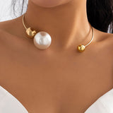 Collares of Perlas of Metal