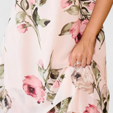 Tameka Dress of Gasa Flowy with Pétalos and Sleeves Transparentes