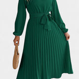 Theresa Dress with High Neck and Cinturón Pleated