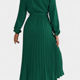 Theresa Dress with High Neck and Cinturón Pleated