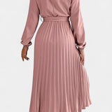 Theresa Dress with High Neck and Cinturón Pleated