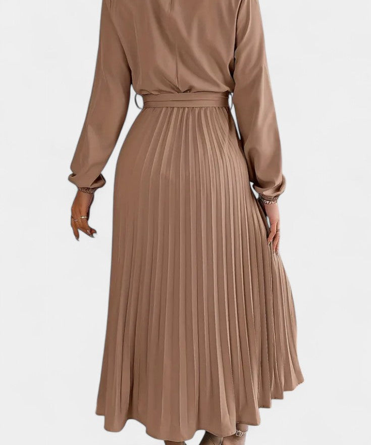 Theresa Dress with High Neck and Cinturón Pleated
