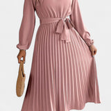 Theresa Dress with High Neck and Cinturón Pleated