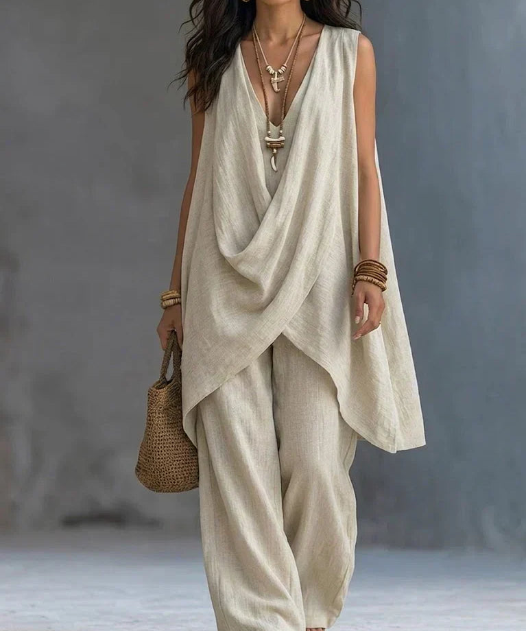Mercedes™ | Set with V-neckline